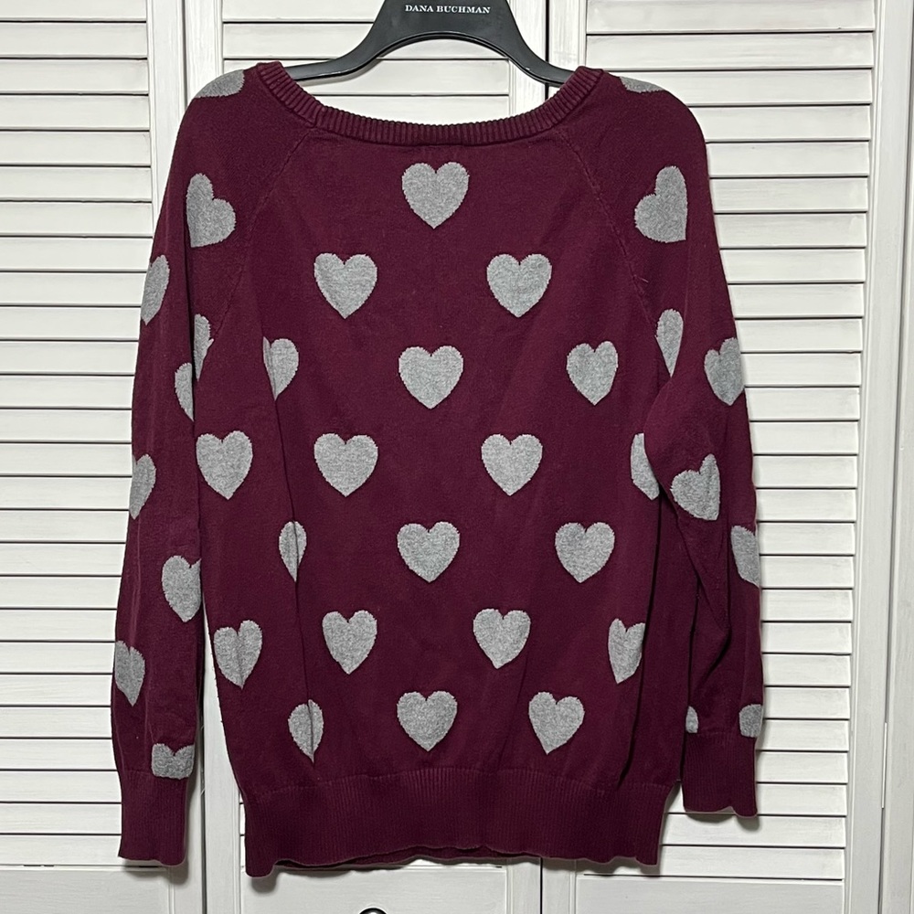 🎉 HP 🎉 Torrid Burgundy and Gray Cotton Heart Print Sweater, Size 1 - Picture 6 of 13